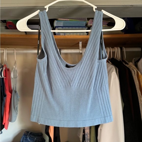 Forever 21 Tops - Forever 21 Ribbed V Neck Crop Top